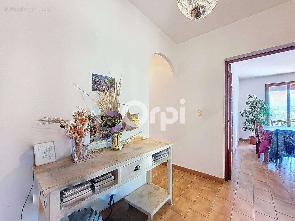 Maison à TOURRETTE-LEVENS