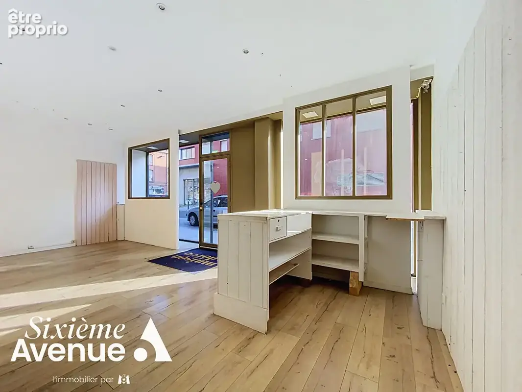 Local 57m² centre-ville - photo 3