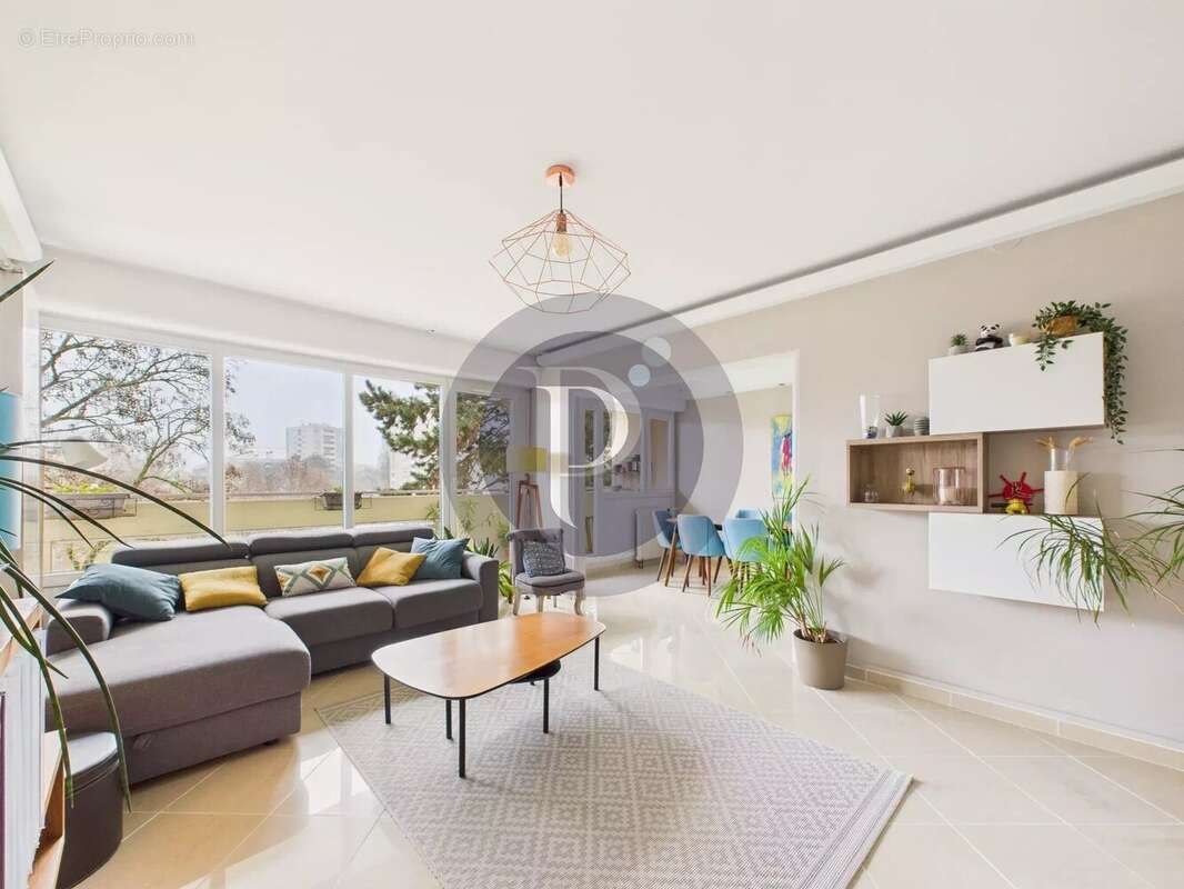 Appartement à LE PLESSIS-ROBINSON