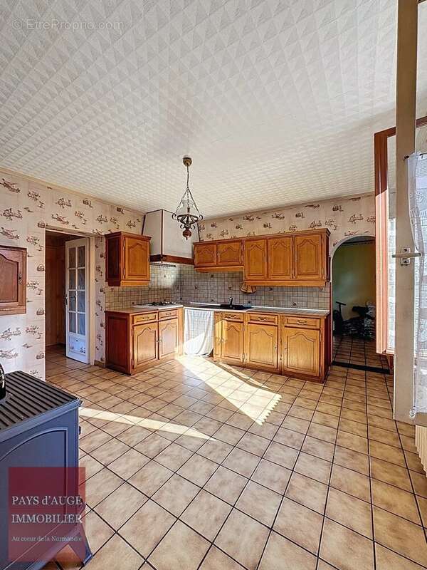 Maison à CASTILLON-EN-AUGE