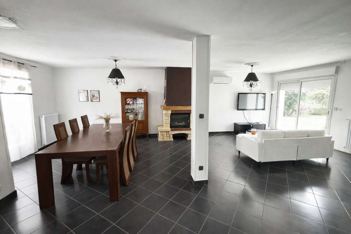 Maison à LA VERPILLIERE