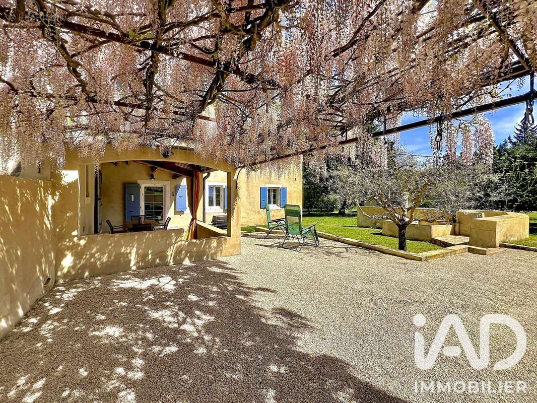 Maison 201 m² à Saint-Paulet-De-Caisson  - photo 4