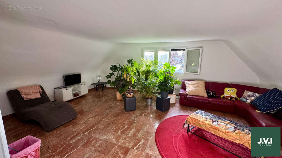 A vendre - Enghien-les-Bains - Maison 9 pièces, 7 chambres 257 m² - photo 4