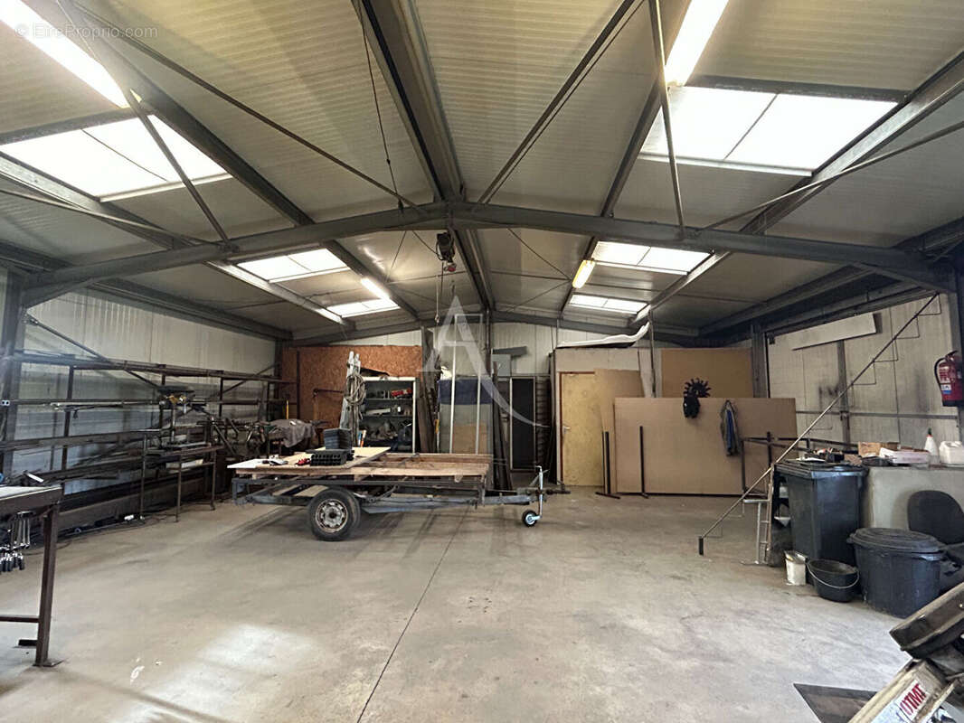 Commerce à MOREILLES