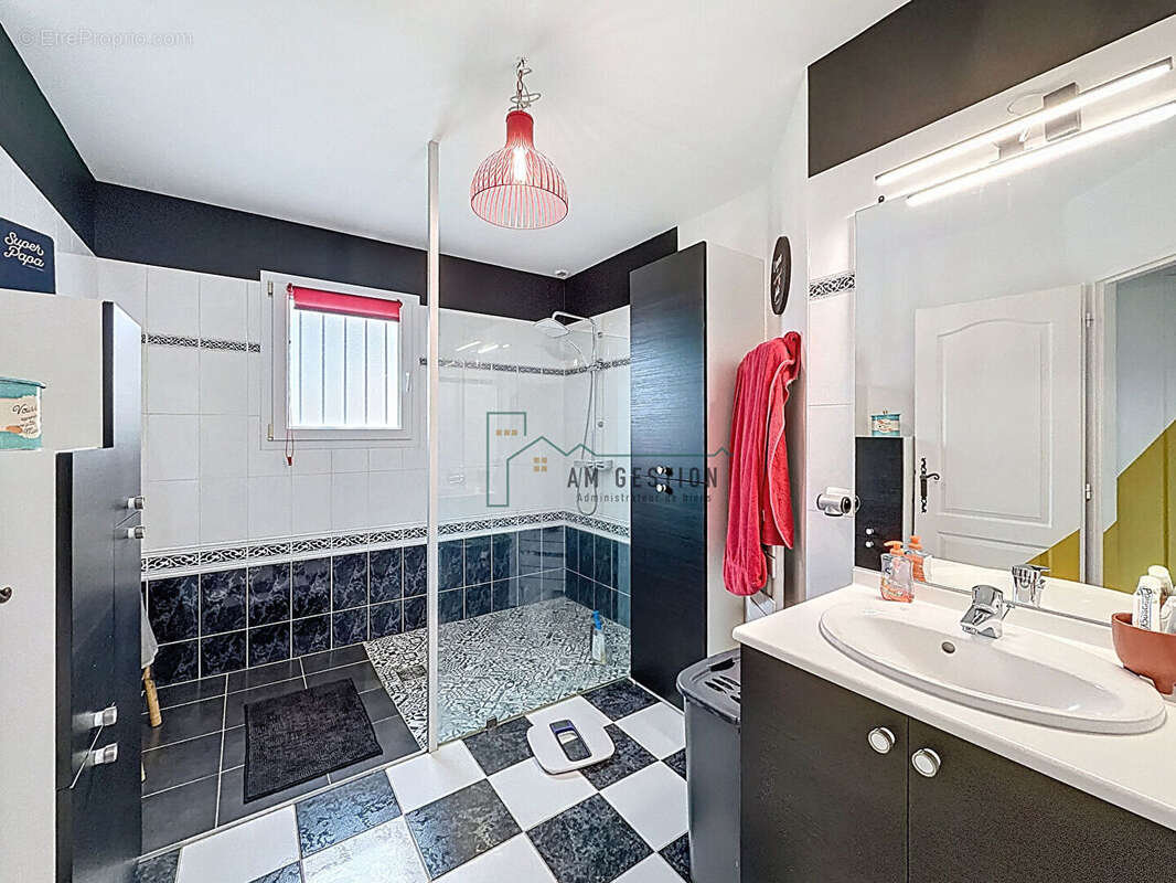 Maison à ORADOUR-SUR-GLANE