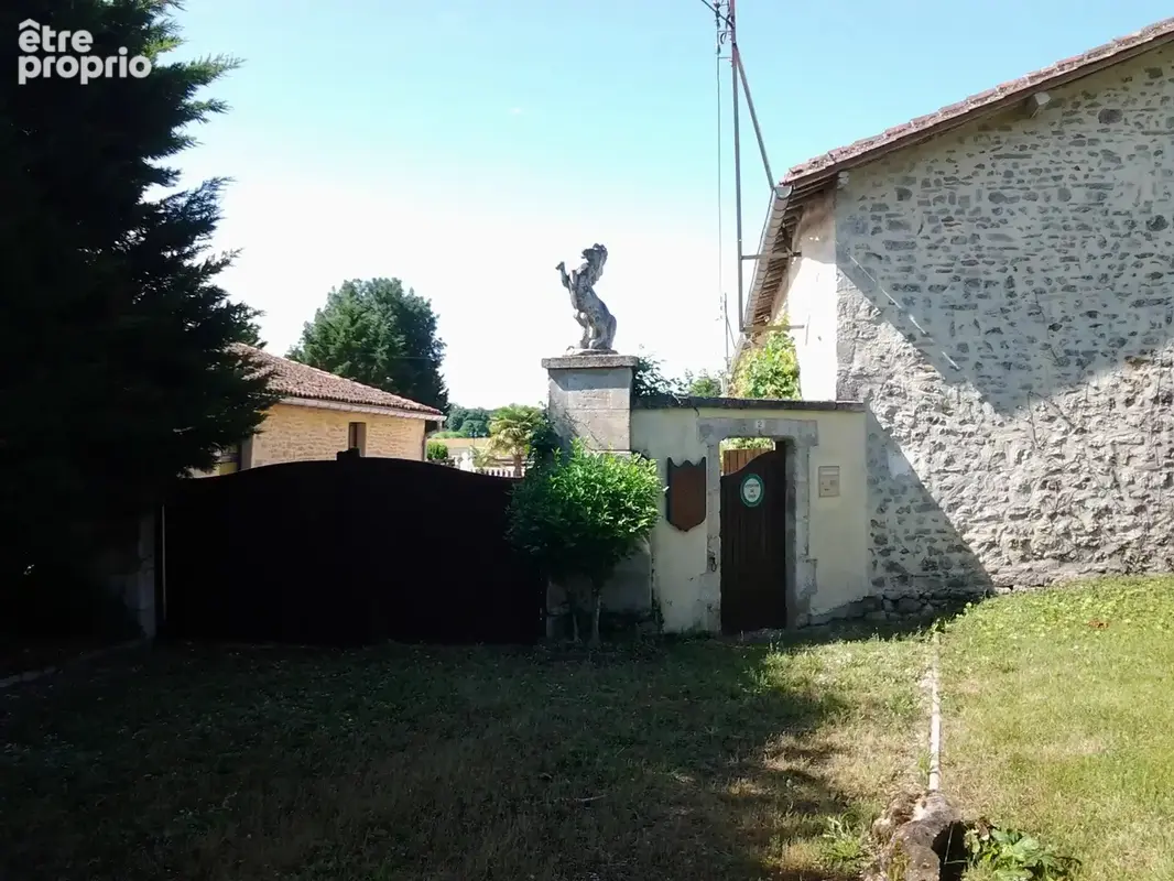 Magifique Longère avec piscine intérieure, 2 maison d'amis et 7 ha de terrain. - photo 27