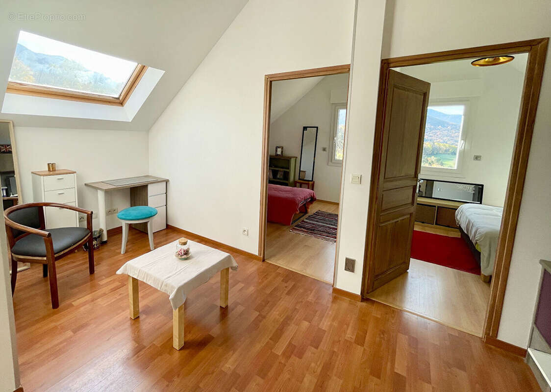 Maison à MONTAGNOLE