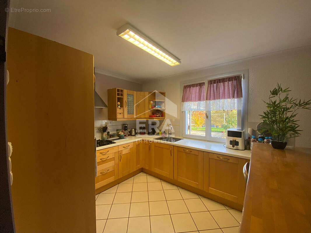 Maison à SAINT-CLAIR-DE-LA-TOUR