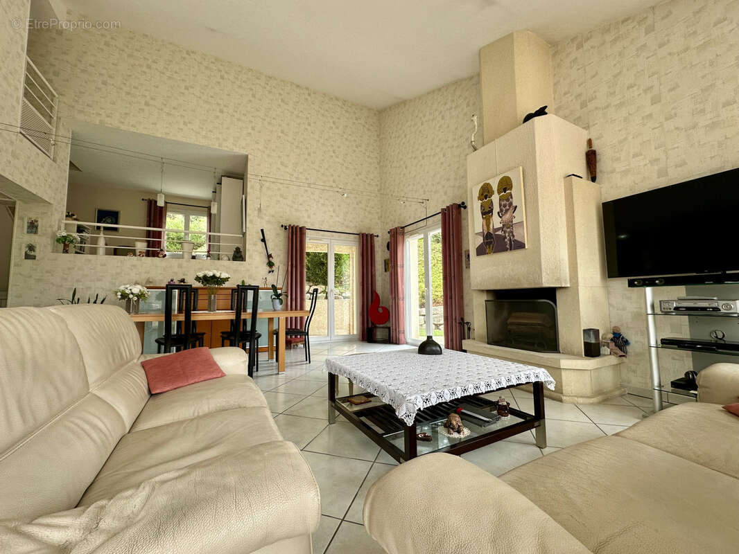Maison à CEYRAT