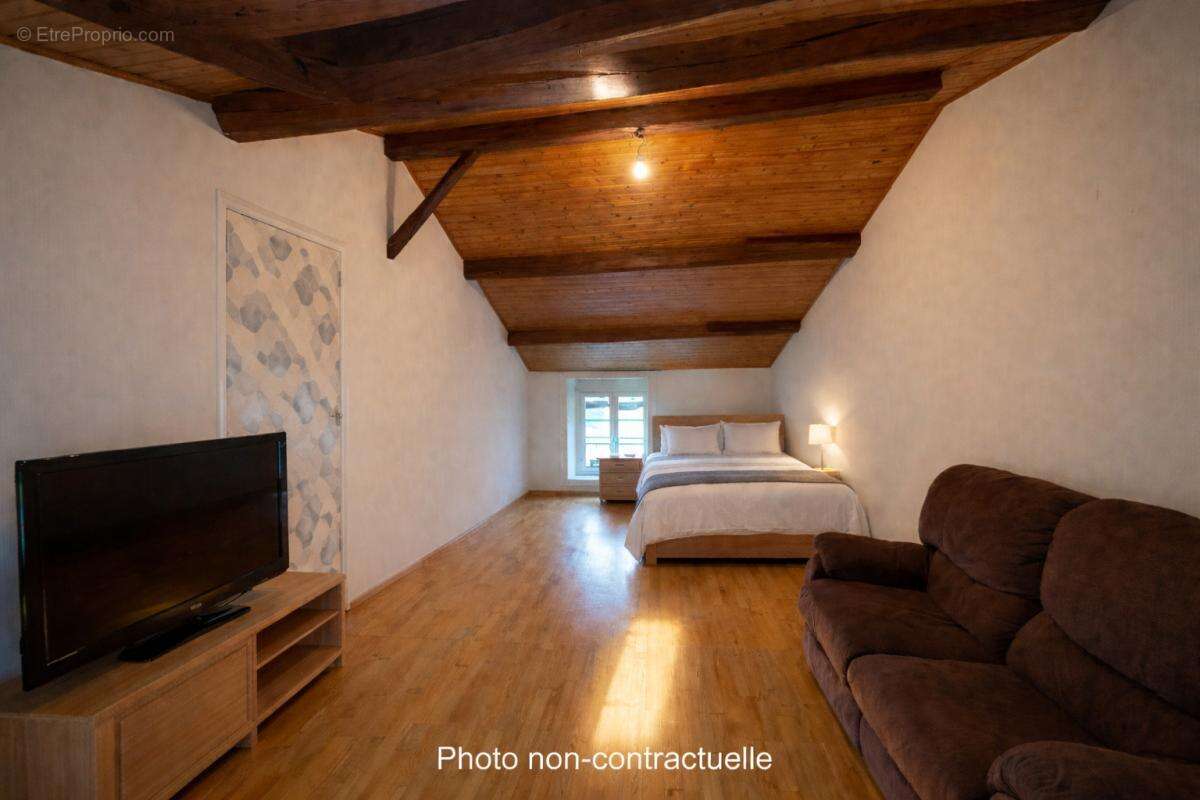 Maison à CHEF-BOUTONNE