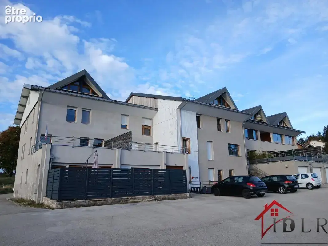 Superbe T2 de 48 m2 avec Garage & Tennis -- Au pied des piste - photo 1