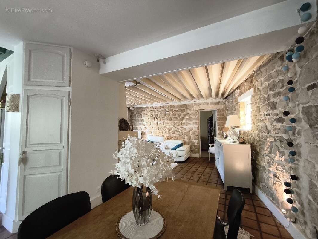 Maison à NESLES-LA-VALLEE