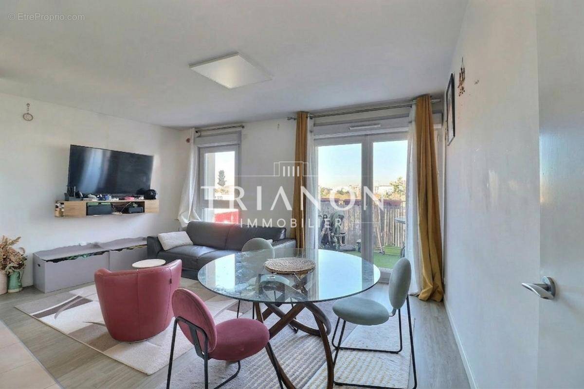 Appartement à SARTROUVILLE