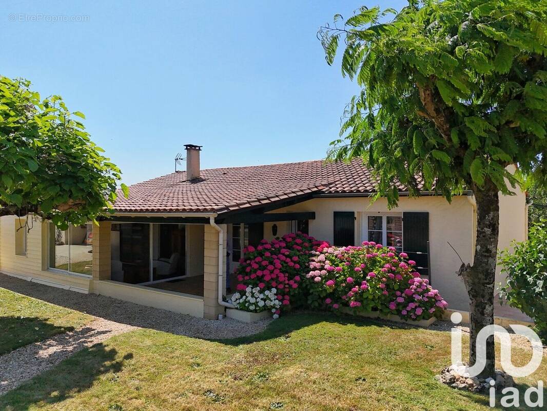 Photo 1 - Maison à ASNIERES-SUR-NOUERE