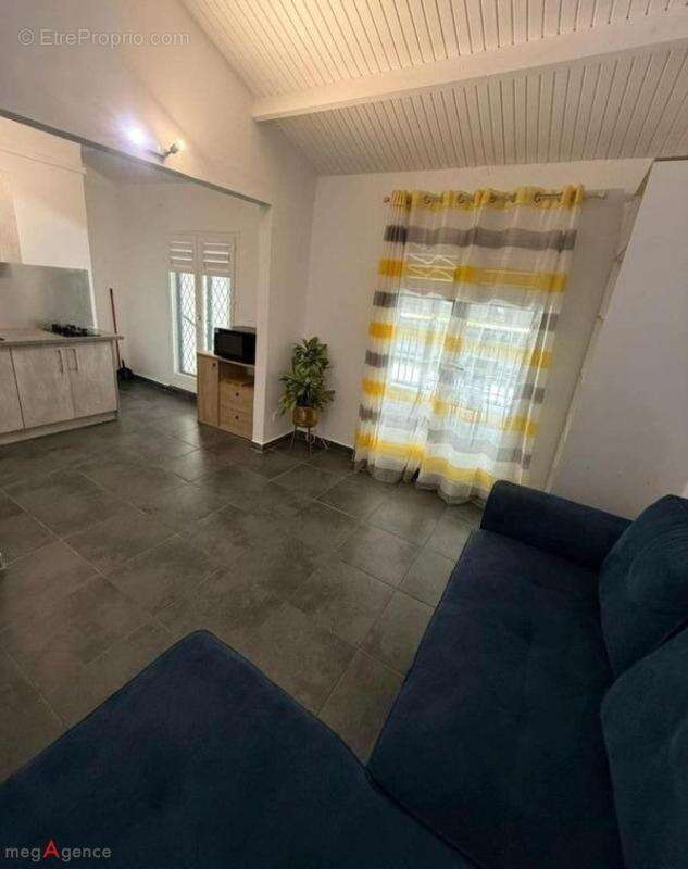 Maison à BAIE-MAHAULT