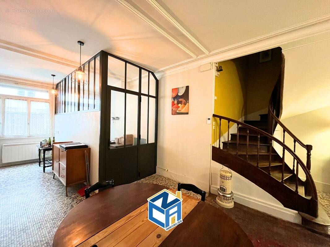 Maison à SAINTE-MAURE-DE-TOURAINE