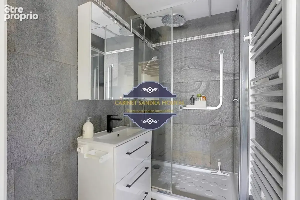 Paris Ier - Jardin des Tuileries - RARE - Studio de 16 m², 6ème ascenseur: - photo 6