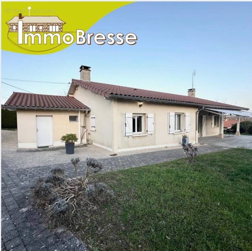 Façade OUEST : 146 m² habitables, 1 193 m² de terrain clos - Maison à SAINT-TRIVIER-DE-COURTES