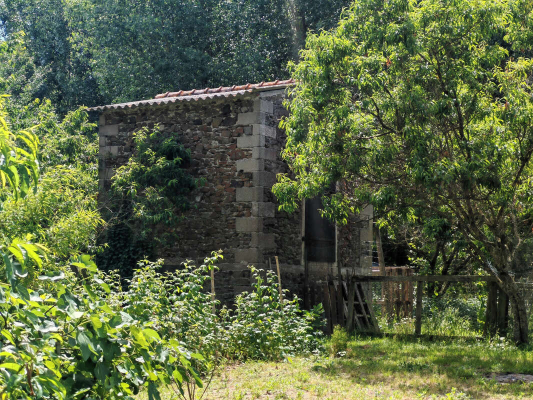 Maison à LA ROUXIERE