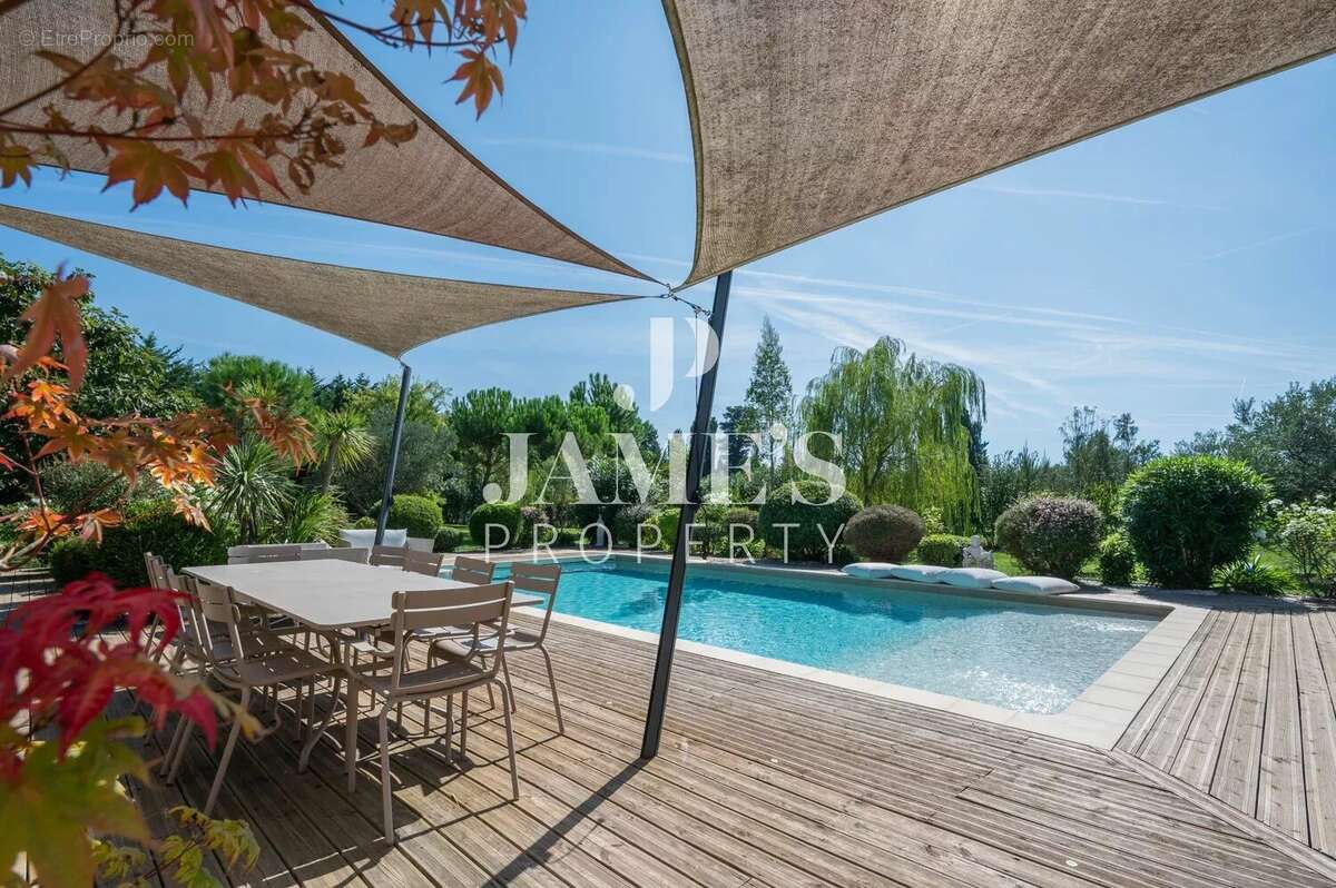 Maison 350 m² à Saint-Remy-De-Provence  - photo 5