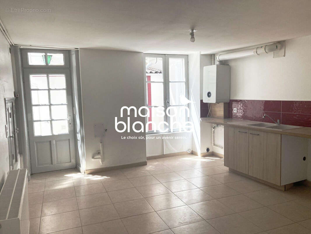 Maison 131 m² à Saint-Maixent-L'ecole  - photo 6