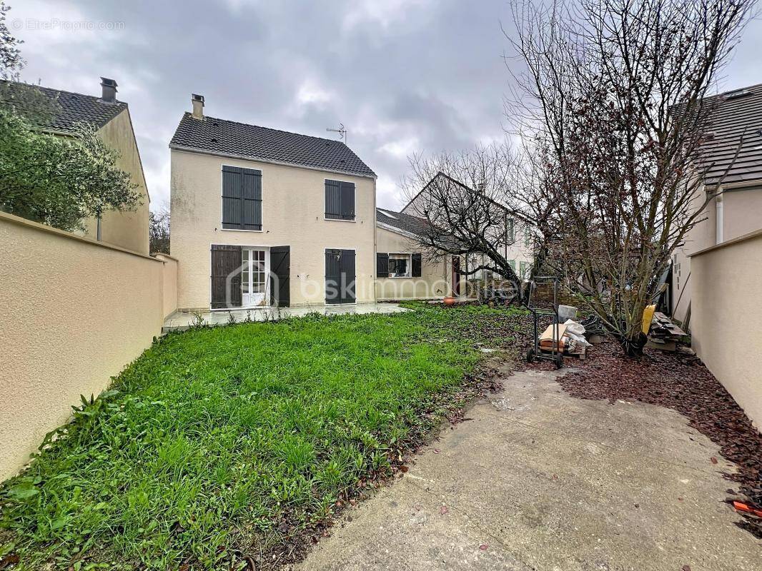 Maison à COMBS-LA-VILLE