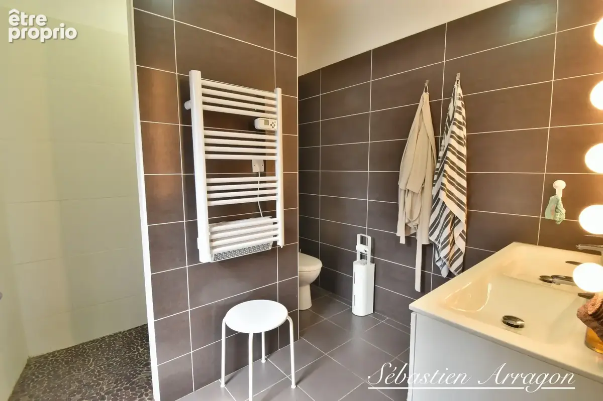 Villeneuve-sur-lot – belle maison familiale rénovée avec piscine, jardin et aucun travaux à prévoir - photo 15