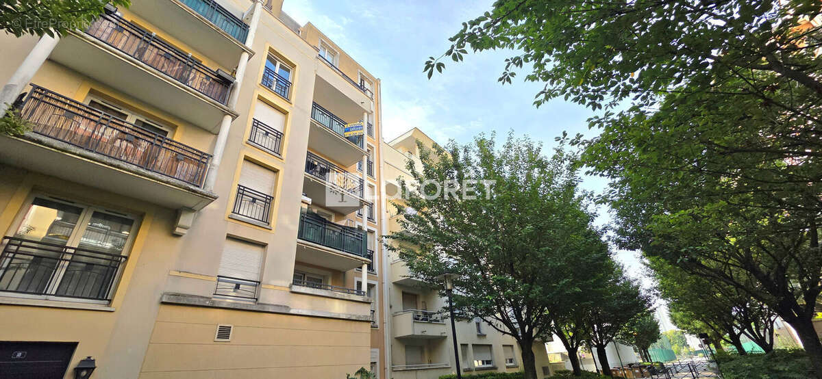 Appartement à VILLENEUVE-LA-GARENNE