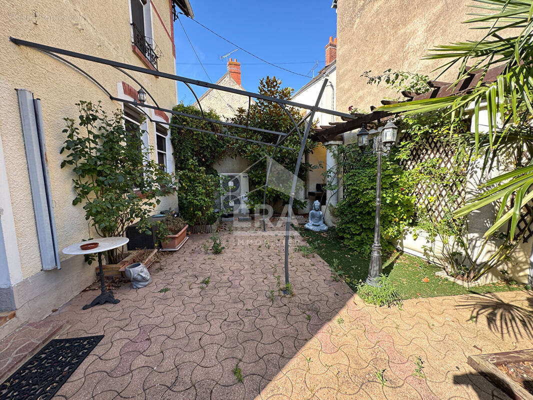 Maison à PUSSAY