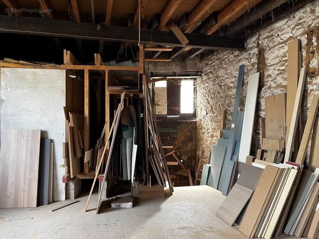 Commerce à SAINT-JUNIEN