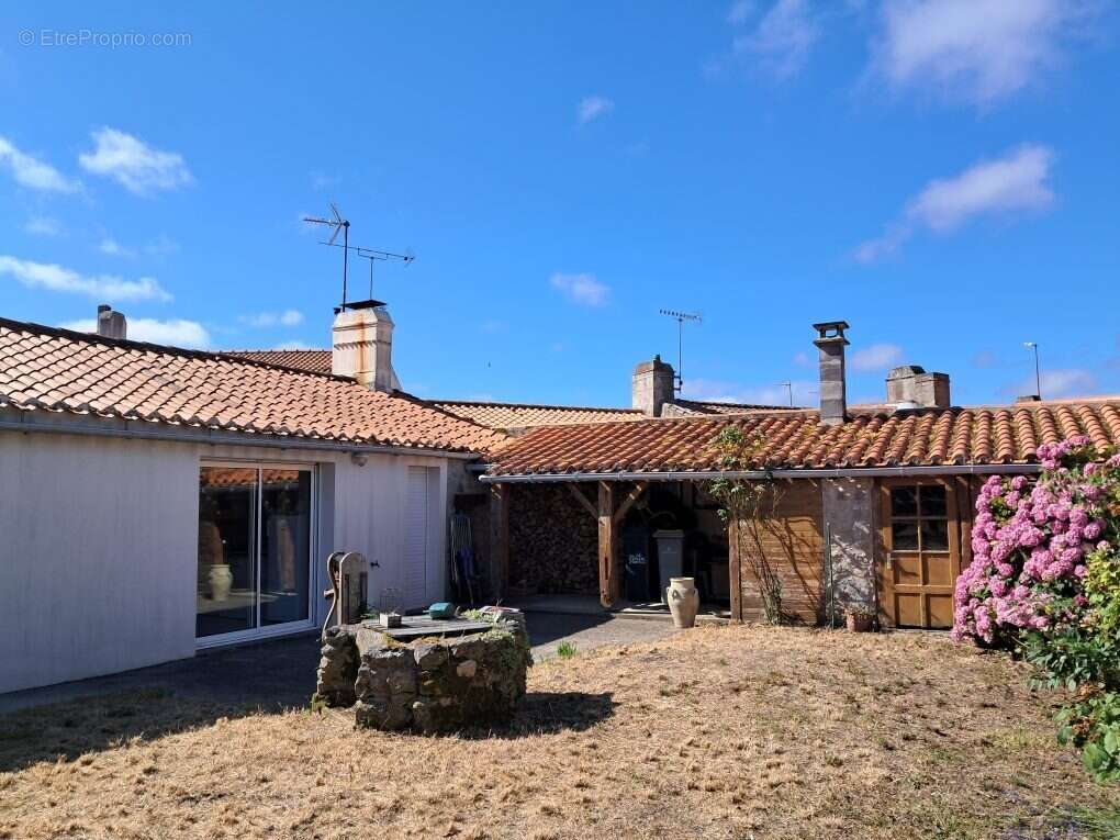 Maison à BOUIN