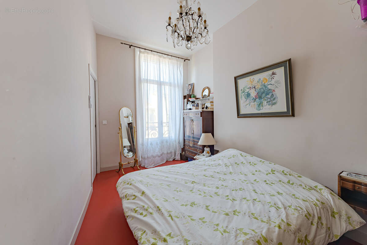 Appartement à MARSEILLE-1E
