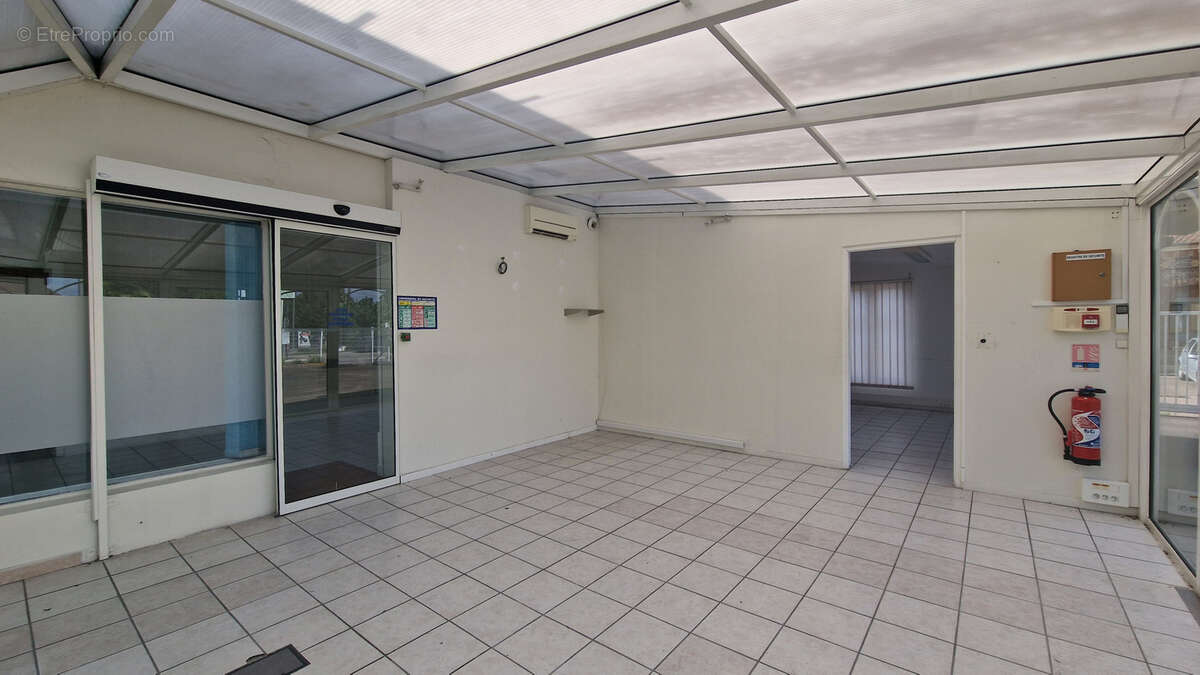 Autre à PONT-SAINTE-MARIE