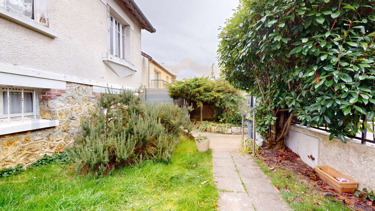 Maison à BOIS-D'ARCY