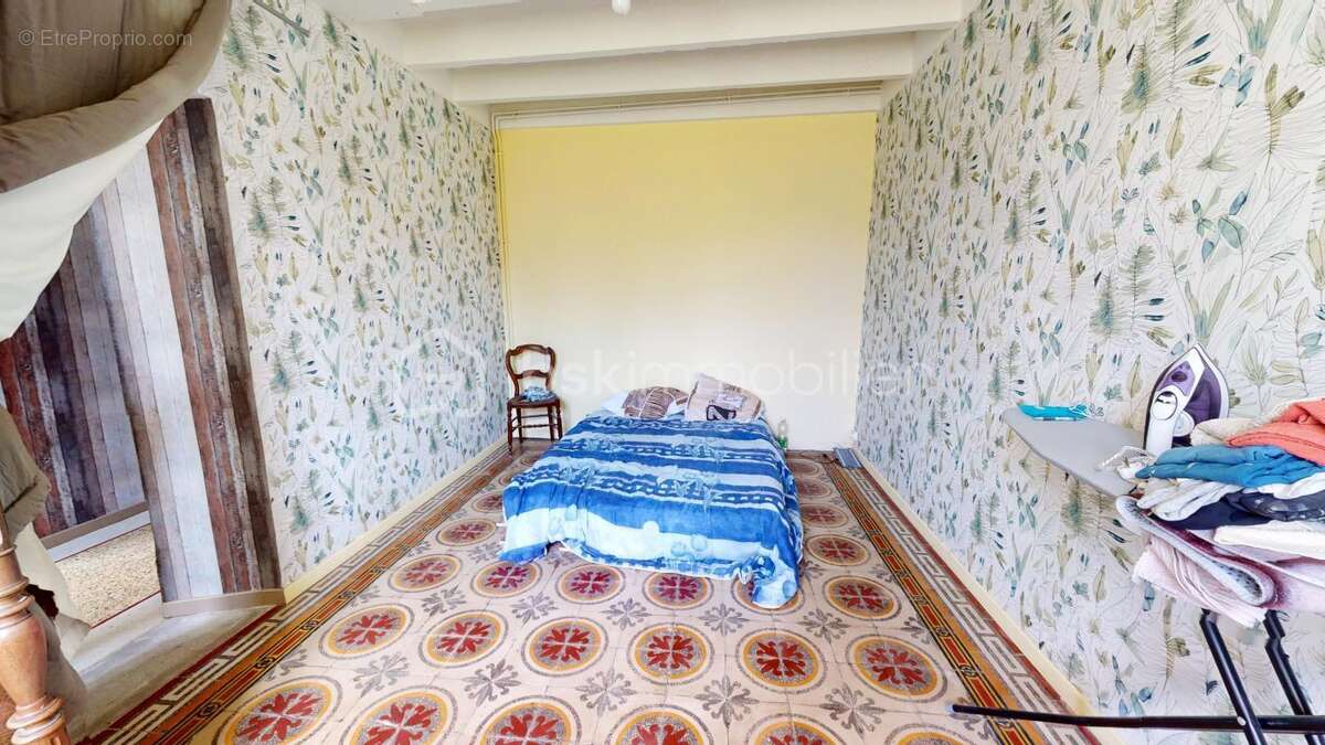 Maison à SAINT-CIERS-SUR-GIRONDE