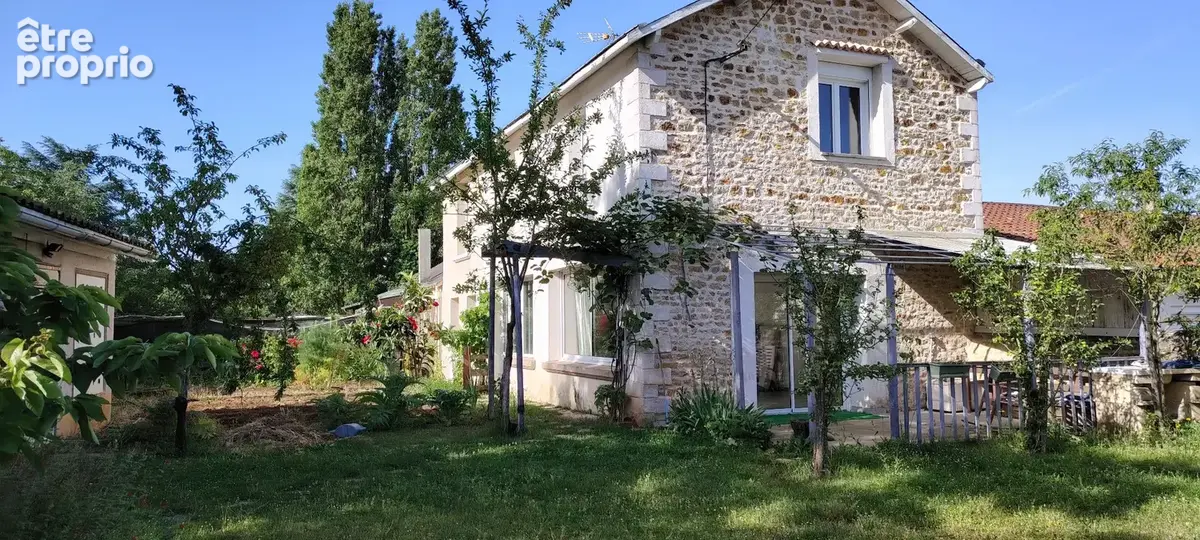 Maison à SAINTE-RADEGONDE