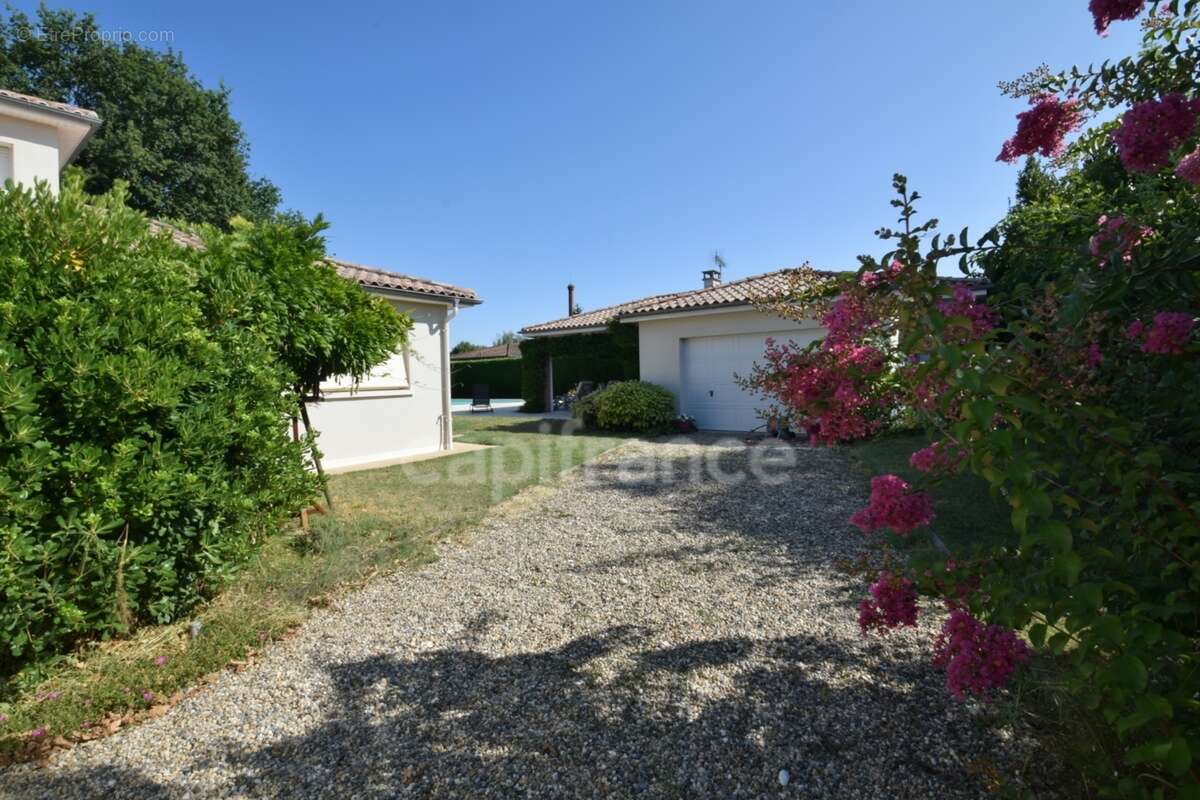 Villa familiale de standing - 4 chambres - piscine - pool house - double garage à MARMANDE (47) - photo 2