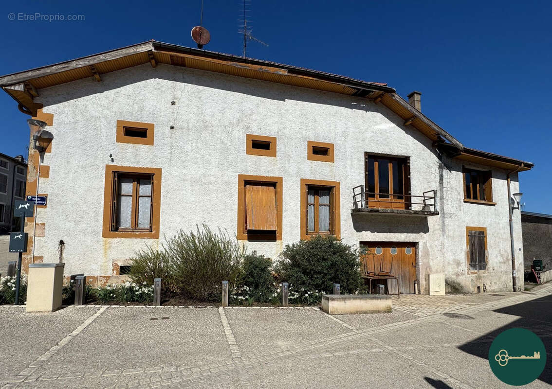 Appartement à PAGNEY-DERRIERE-BARINE