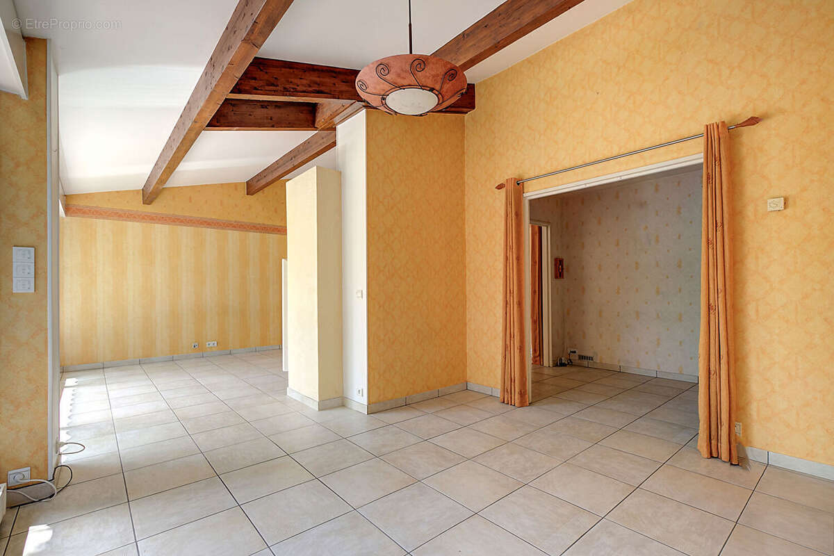 Duplex familial de 143 m² avec terrasse - photo 4