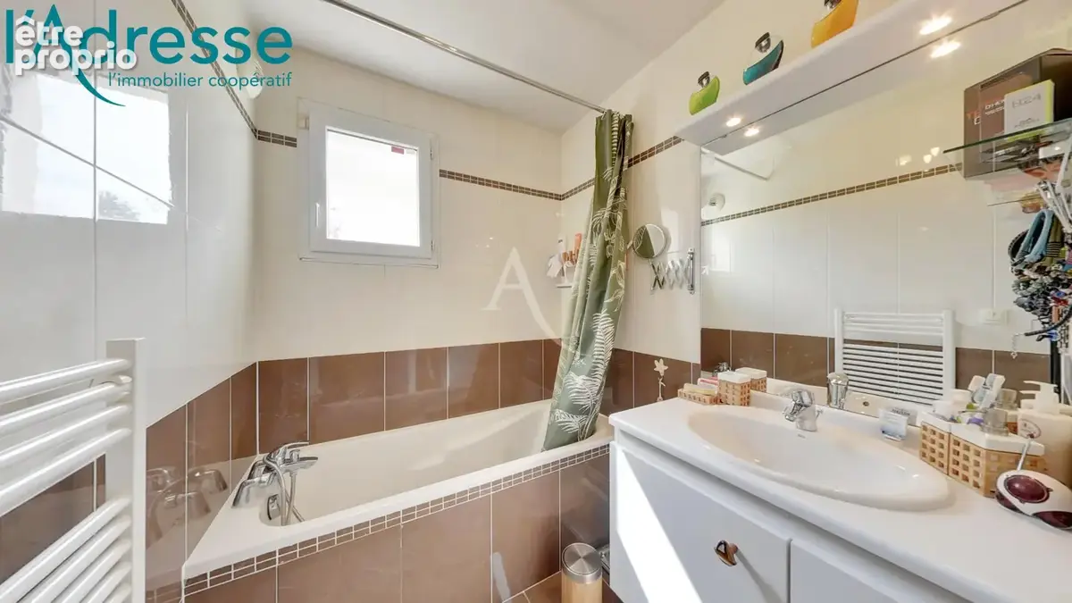 Rare 3 pieces avec double box et 2 parking 56 m² - photo 7