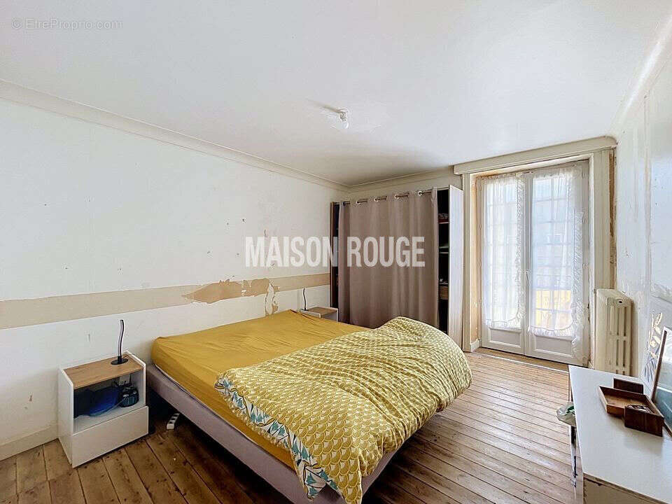 Maison de ville à finir de rénover avec terrasse et potentiel située à MINIAC MORVAN - photo 9