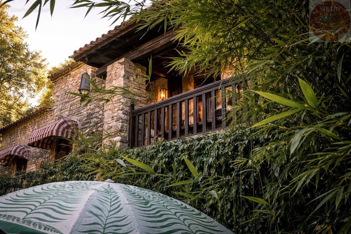 Commerce à SAINT-JEAN-DU-GARD