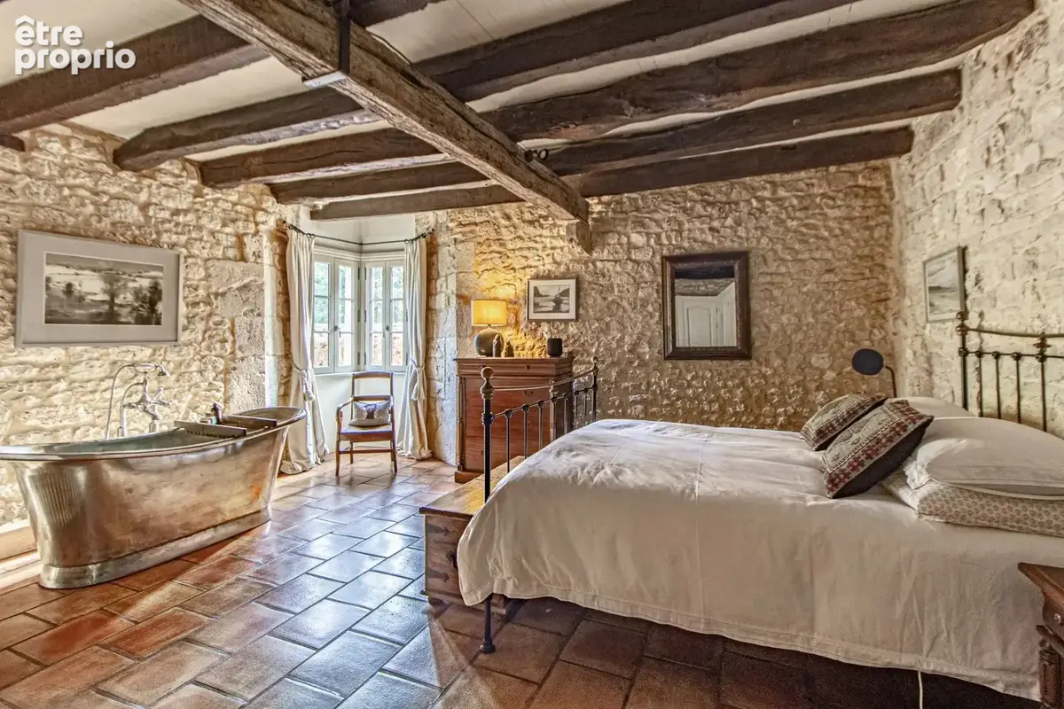 Superbe maison forte restaurée sur plus de 3 hectares - photo 9