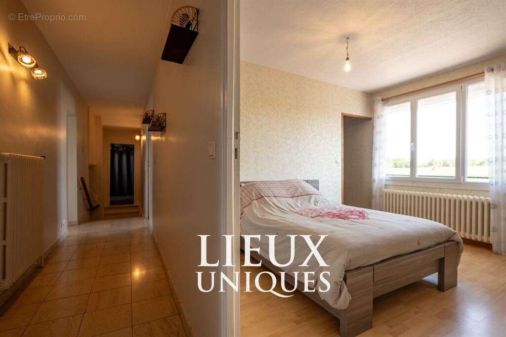 Lieux uniques ® x propriétés privées propose maison de  187 m² sur un terrain de 1295 m² à cellettes - photo 15