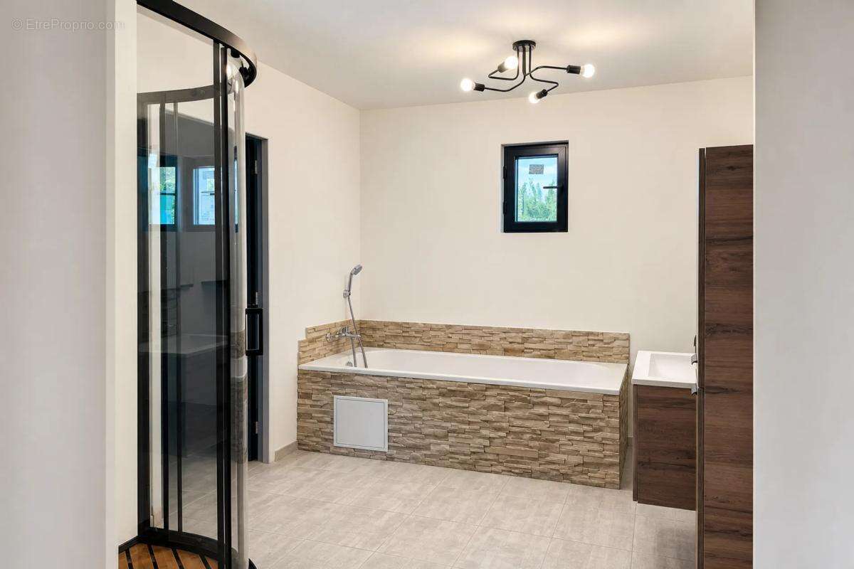 MAISON 2020, comme neuve, 124 m² à RUGLES - photo 8