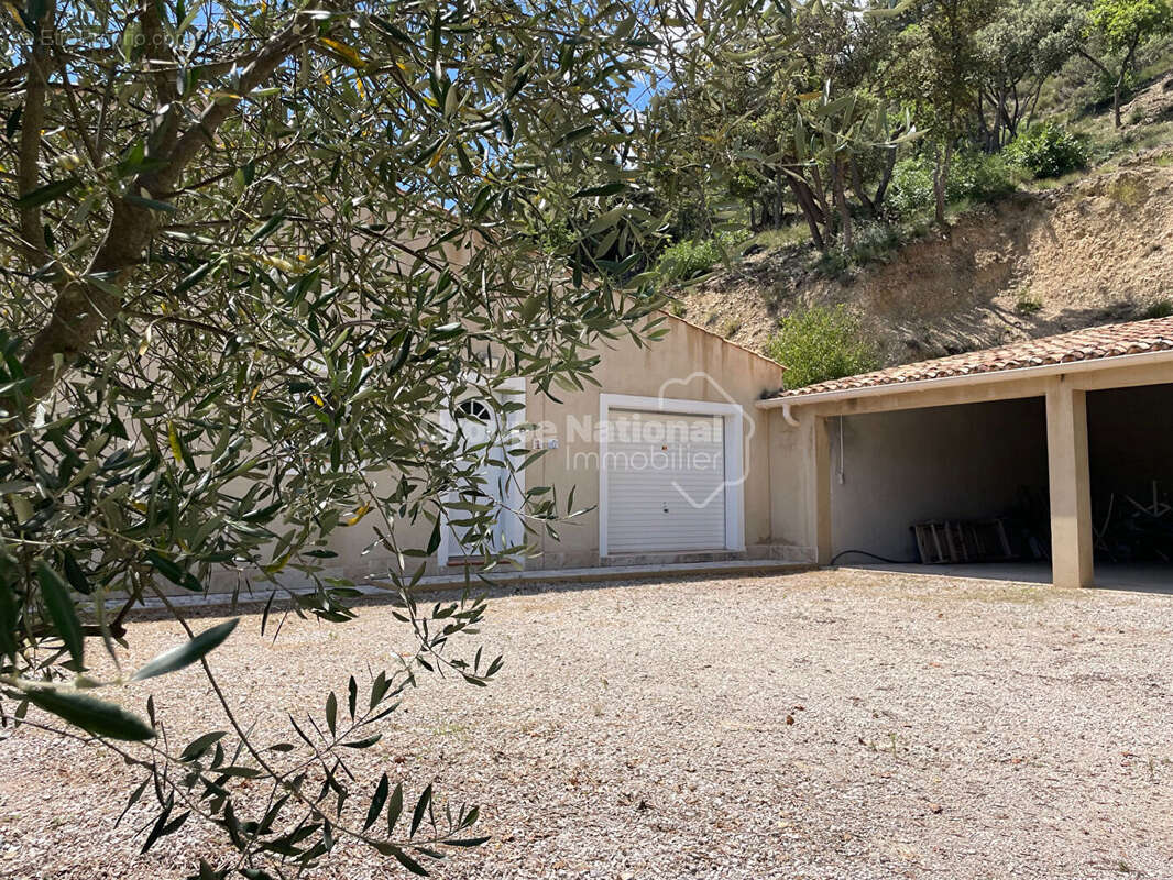 Allemagne En Provence T6 -163 m2 piscine garages 2159m² de terrain - photo 21