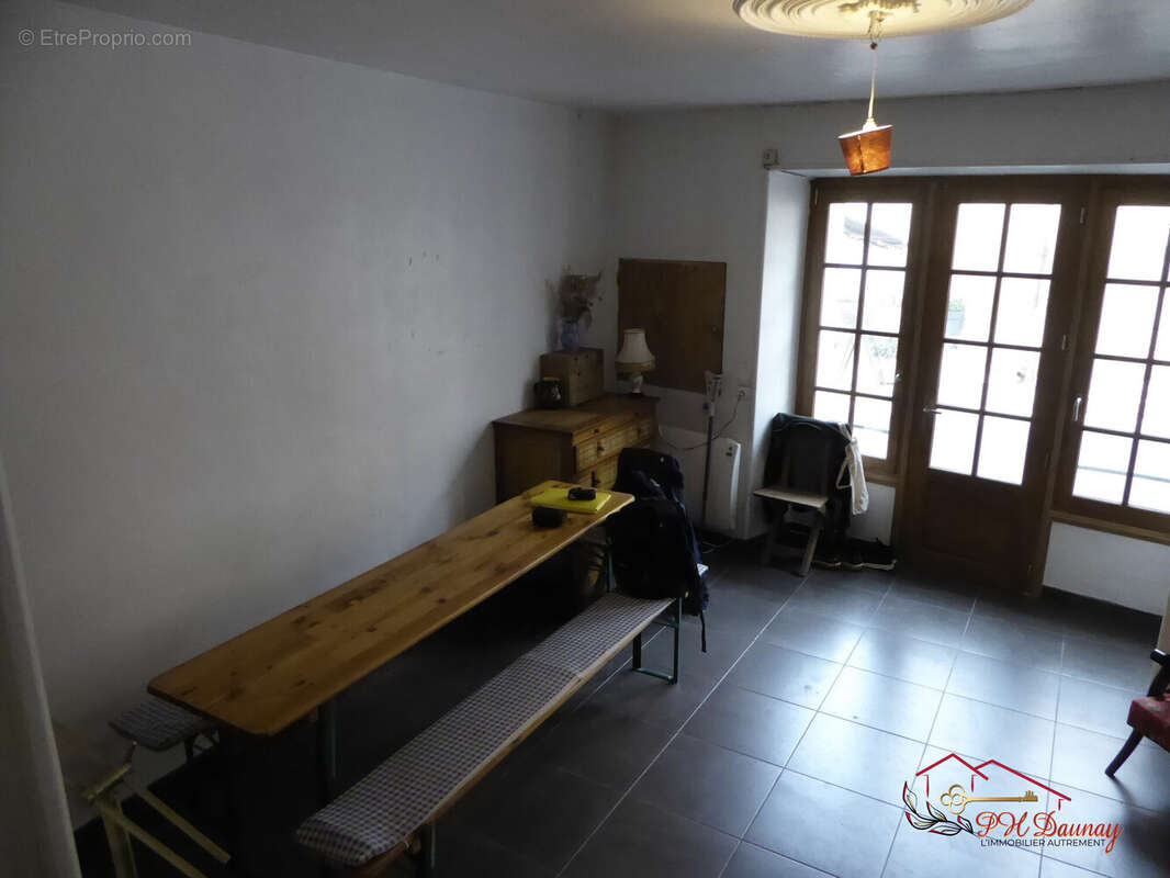 Maison à SAINT-JEAN-DU-BRUEL