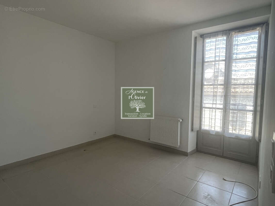 FONTVIEILLE - Appartement de 73 m2 au coeur du village - photo 8