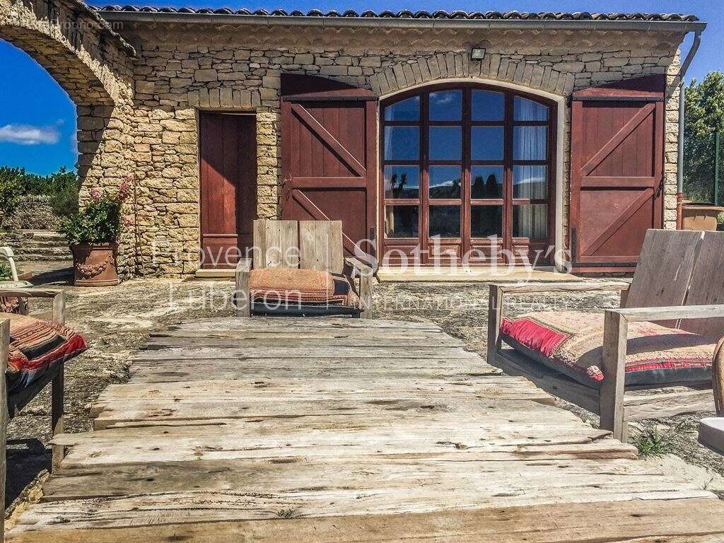 Maison à GORDES