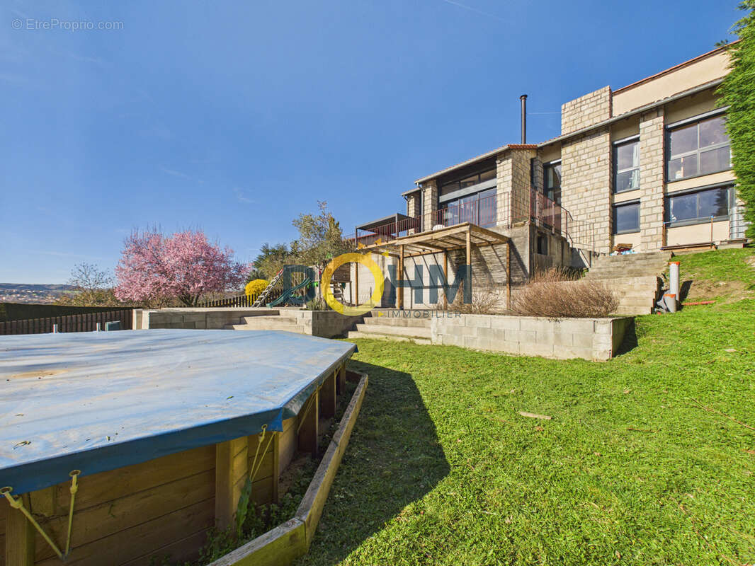 Maison à BRIVES-CHARENSAC